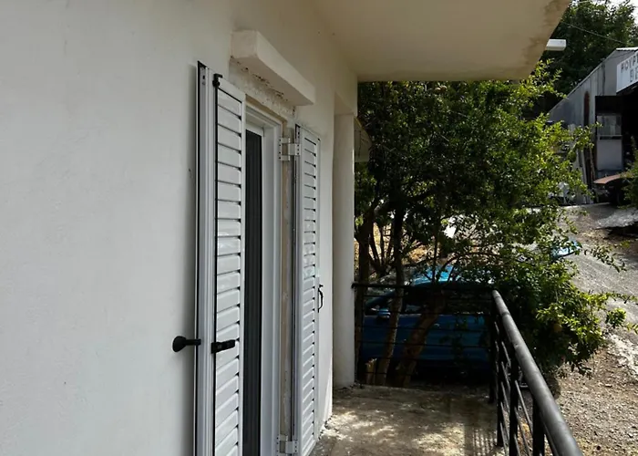 Sellas Retreat דירה